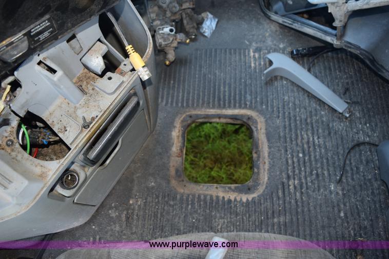 image for item K6149 2003 Freightliner Columbia semi truck