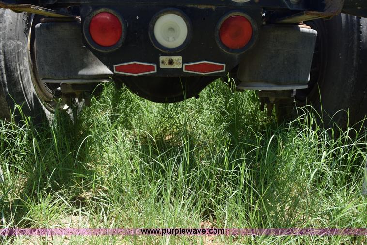 image for item K6149 2003 Freightliner Columbia semi truck