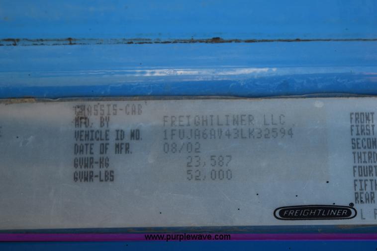 image for item K6149 2003 Freightliner Columbia semi truck