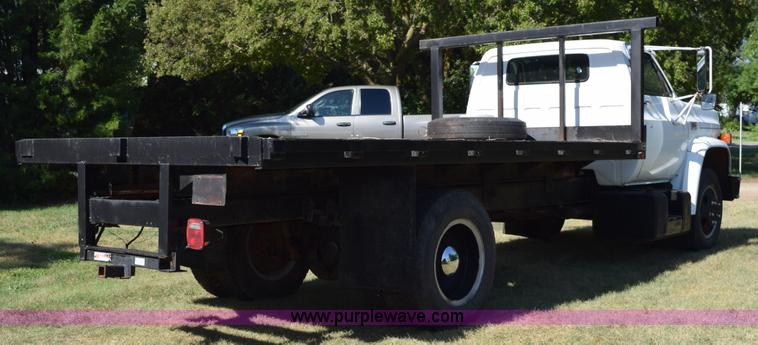 image for item K6171 1987 GMC 6000 flatbed truck