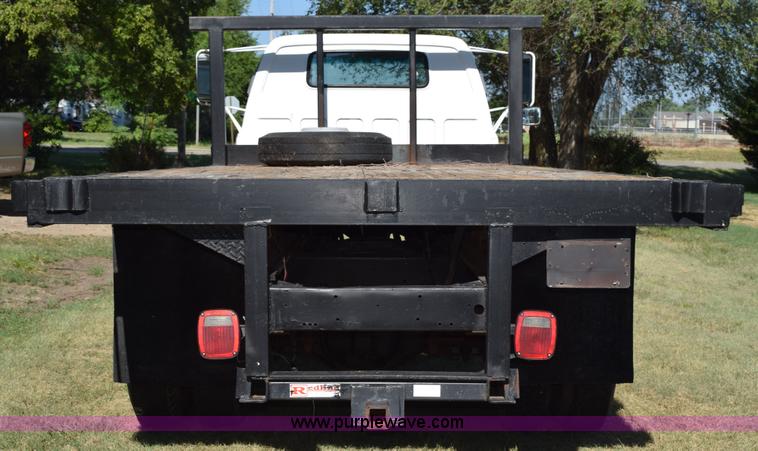 image for item K6171 1987 GMC 6000 flatbed truck