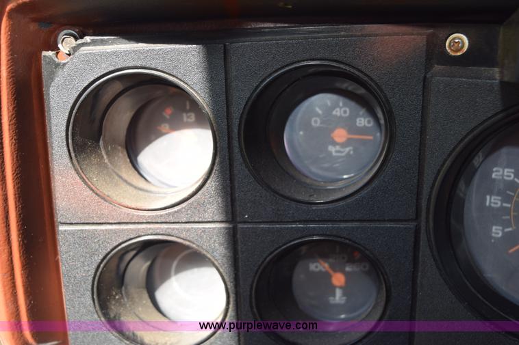 image for item K6171 1987 GMC 6000 flatbed truck