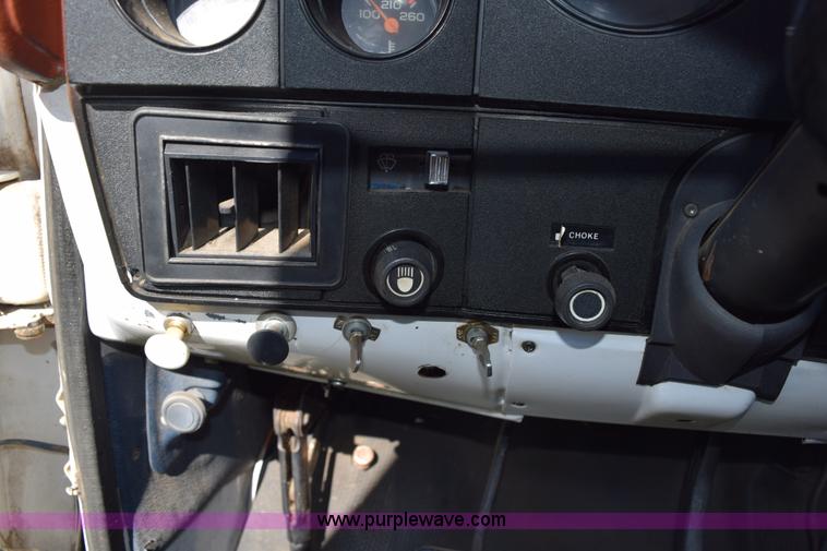 image for item K6171 1987 GMC 6000 flatbed truck