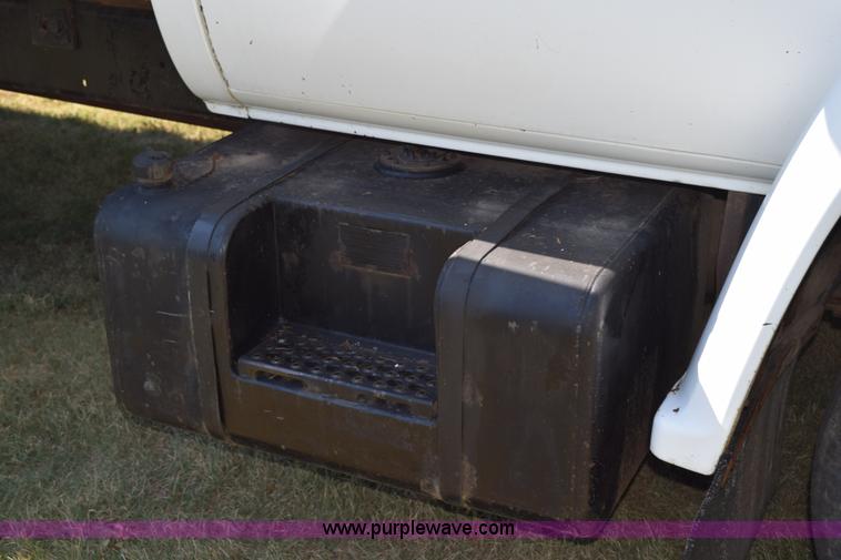 image for item K6171 1987 GMC 6000 flatbed truck