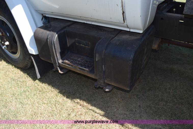 image for item K6171 1987 GMC 6000 flatbed truck