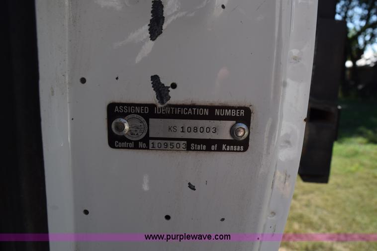 image for item K6171 1987 GMC 6000 flatbed truck