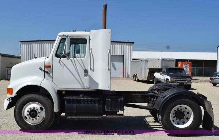 image for item K6178 1998 International 8100 semi truck