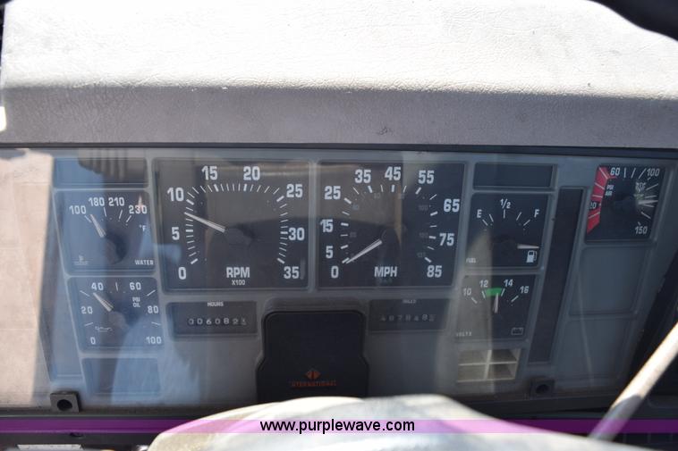 image for item K6178 1998 International 8100 semi truck