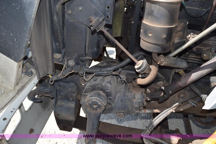 image for item K6178 1998 International 8100 semi truck