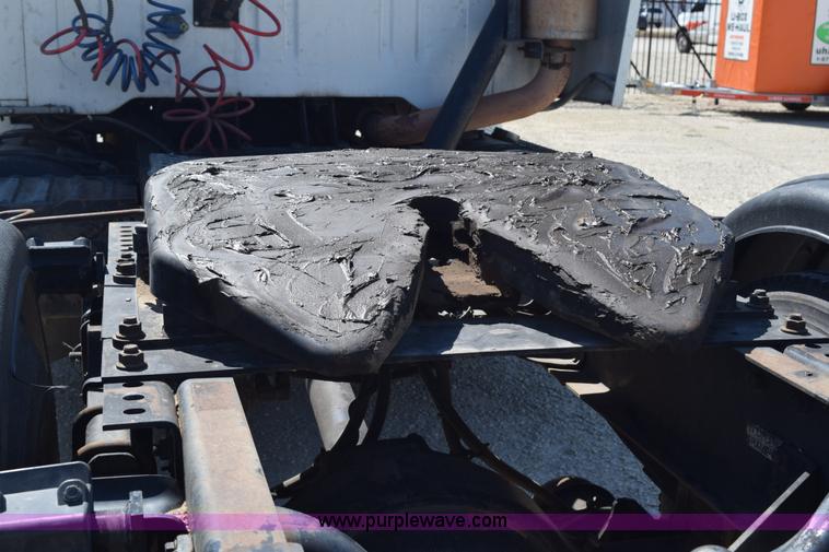 image for item K6178 1998 International 8100 semi truck