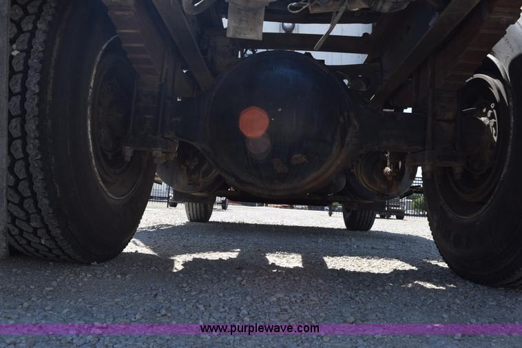 image for item K6178 1998 International 8100 semi truck