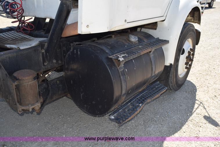 image for item K6178 1998 International 8100 semi truck