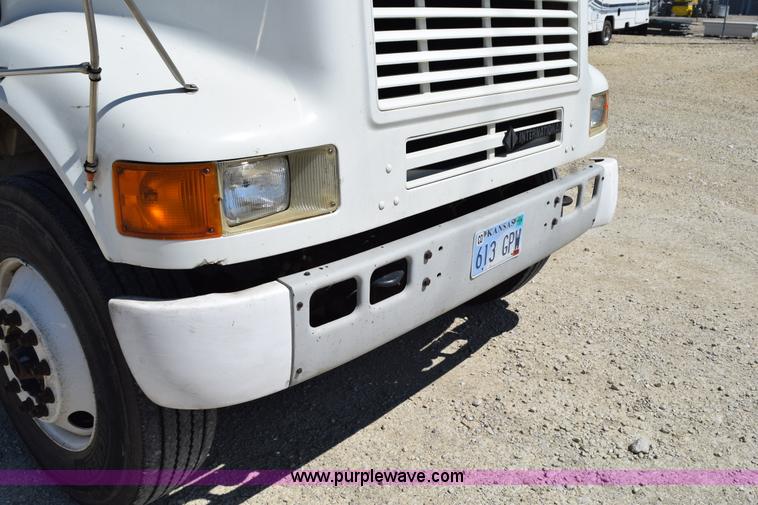 image for item K6178 1998 International 8100 semi truck