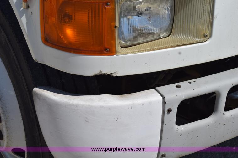 image for item K6178 1998 International 8100 semi truck