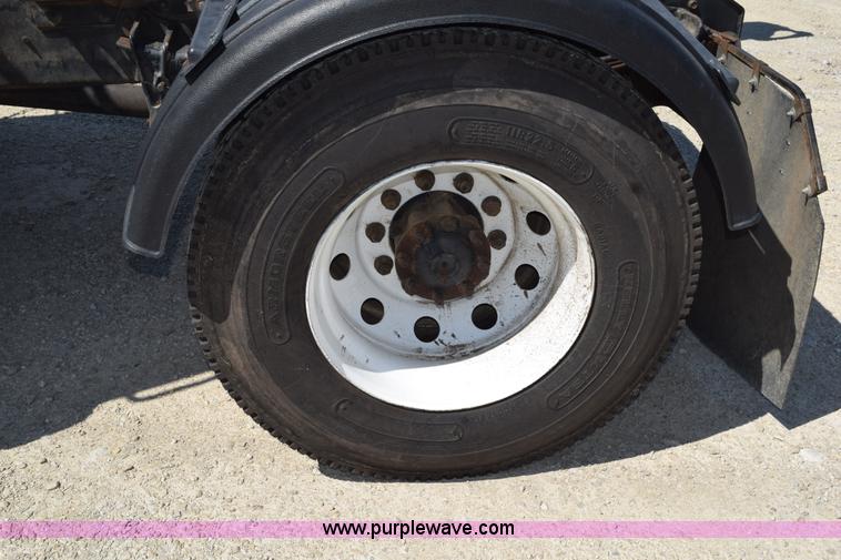 image for item K6178 1998 International 8100 semi truck