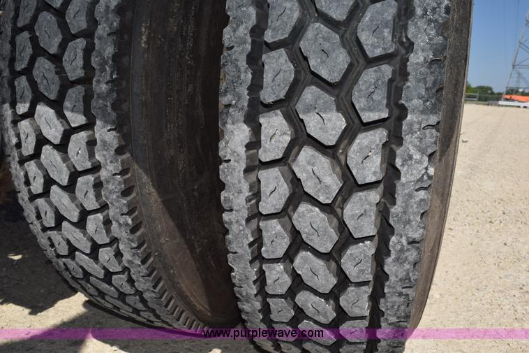 image for item K6178 1998 International 8100 semi truck