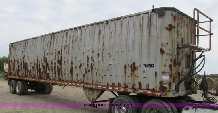 image for item K6504 1997 Load Runner 45115ST live bottom trailer