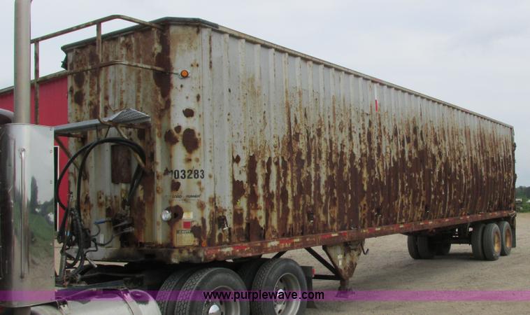 image for item K6504 1997 Load Runner 45115ST live bottom trailer