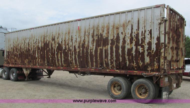 image for item K6504 1997 Load Runner 45115ST live bottom trailer
