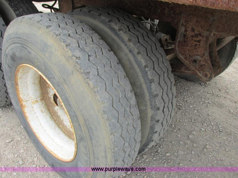 image for item K6504 1997 Load Runner 45115ST live bottom trailer