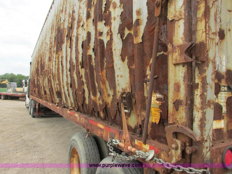 image for item K6504 1997 Load Runner 45115ST live bottom trailer