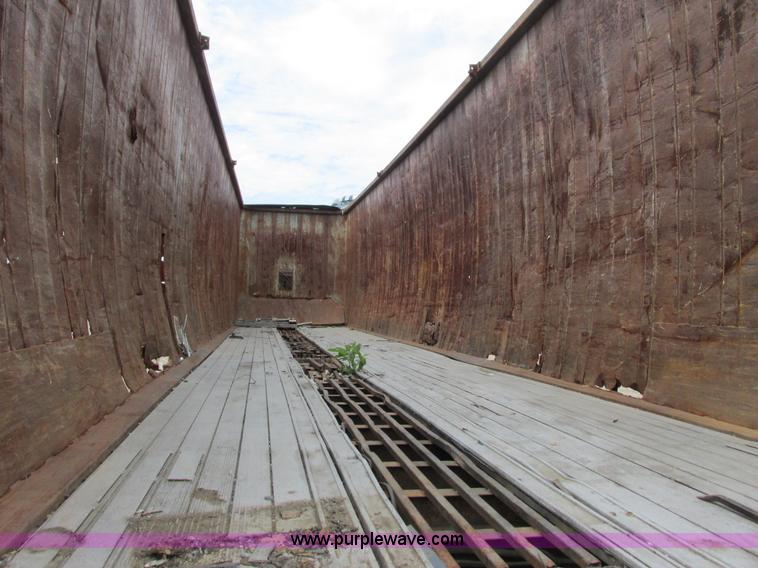 image for item K6504 1997 Load Runner 45115ST live bottom trailer