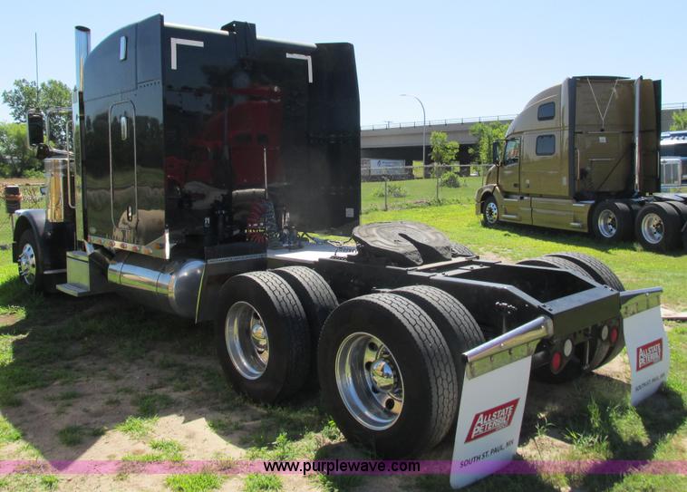 image for item K6511 2008 Peterbilt 388 semi truck