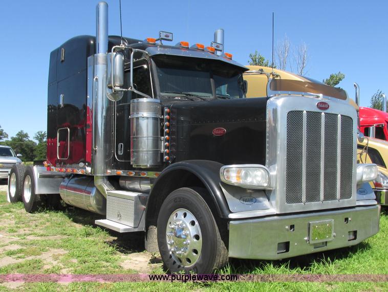 image for item K6511 2008 Peterbilt 388 semi truck