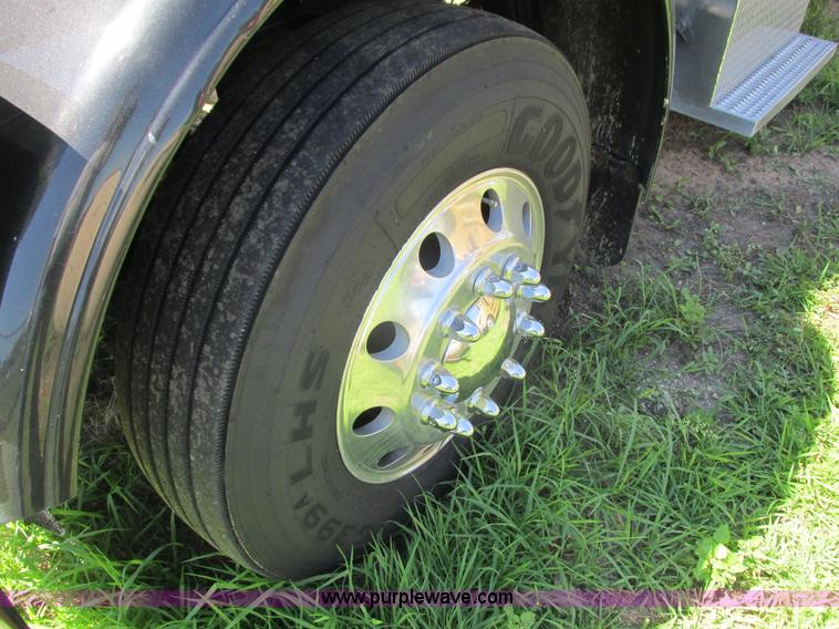 image for item K6511 2008 Peterbilt 388 semi truck