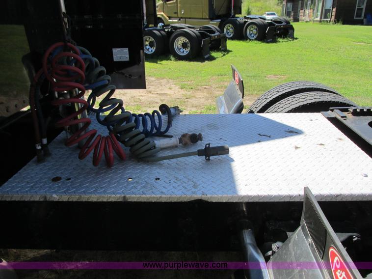 image for item K6511 2008 Peterbilt 388 semi truck