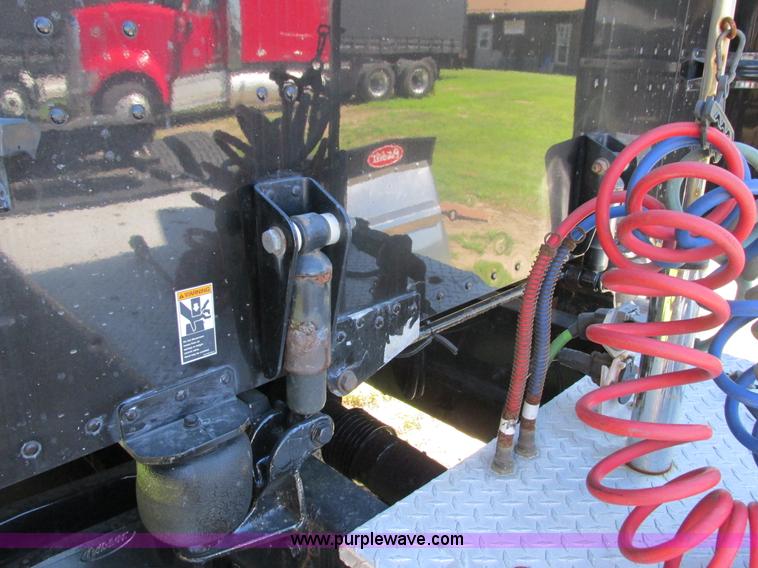 image for item K6511 2008 Peterbilt 388 semi truck