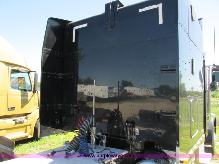 image for item K6511 2008 Peterbilt 388 semi truck