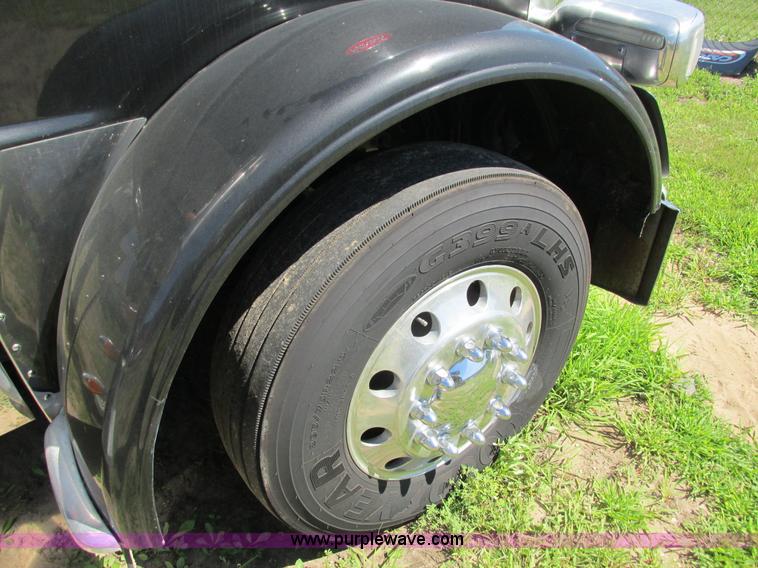 image for item K6511 2008 Peterbilt 388 semi truck