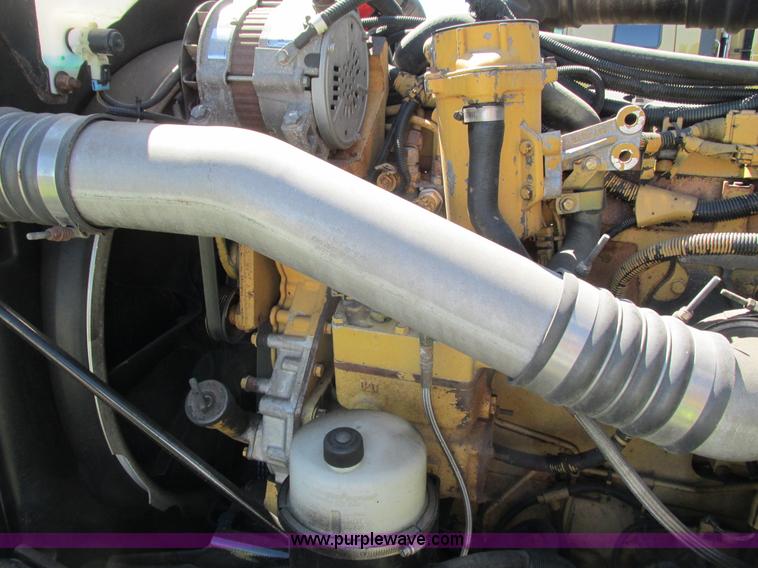 image for item K6511 2008 Peterbilt 388 semi truck