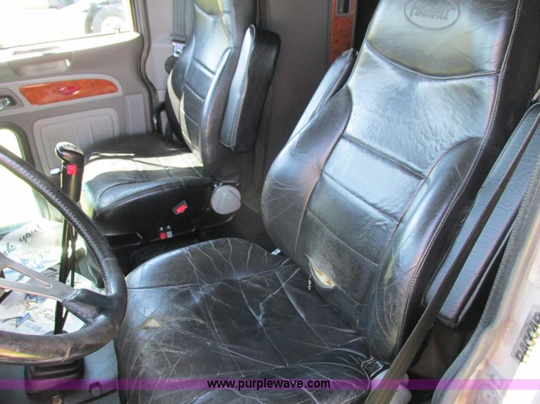 image for item K6511 2008 Peterbilt 388 semi truck