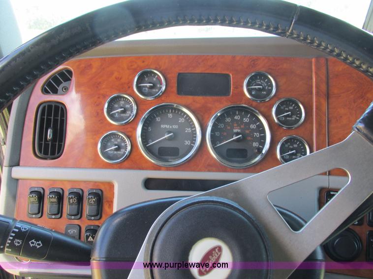 image for item K6511 2008 Peterbilt 388 semi truck