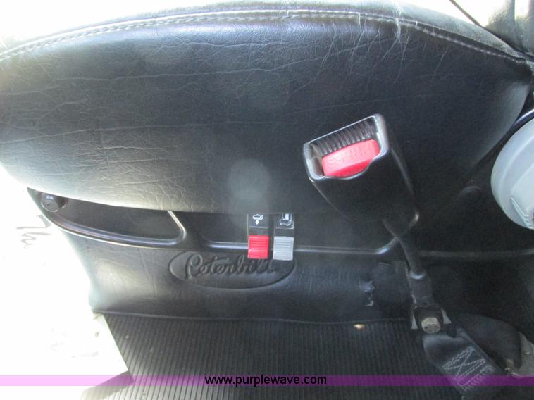 image for item K6511 2008 Peterbilt 388 semi truck