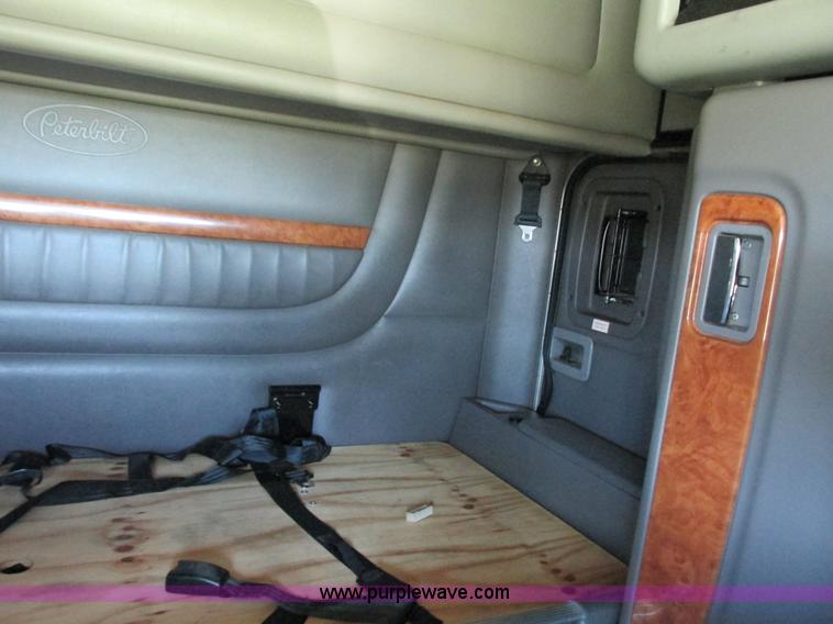 image for item K6511 2008 Peterbilt 388 semi truck