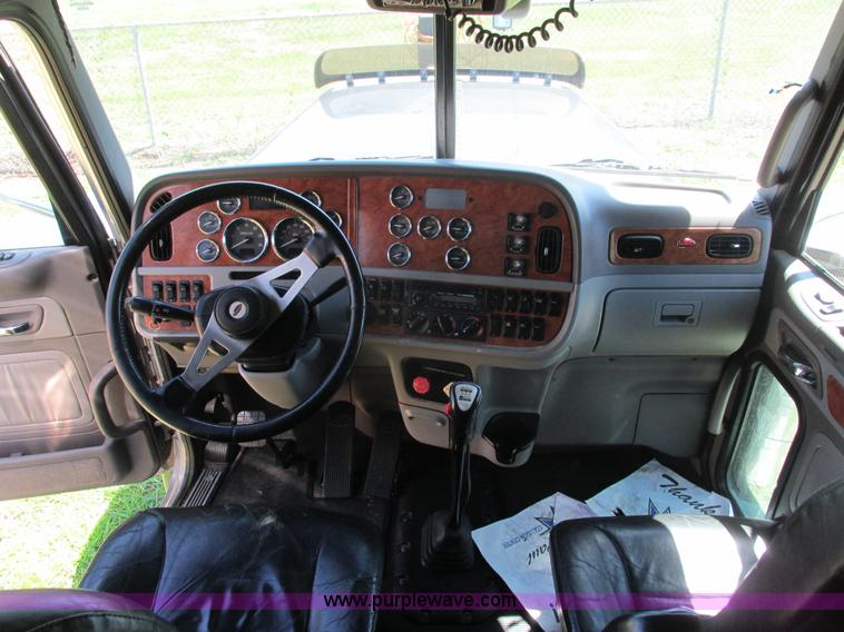 image for item K6511 2008 Peterbilt 388 semi truck