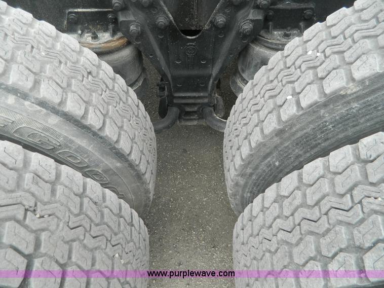 image for item K8014 2000 Kenworth W900L semi truck