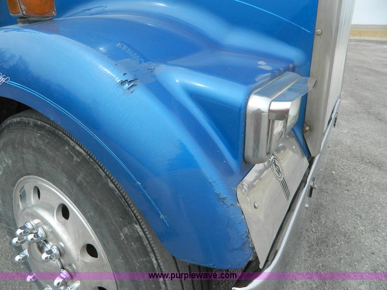 image for item K8014 2000 Kenworth W900L semi truck