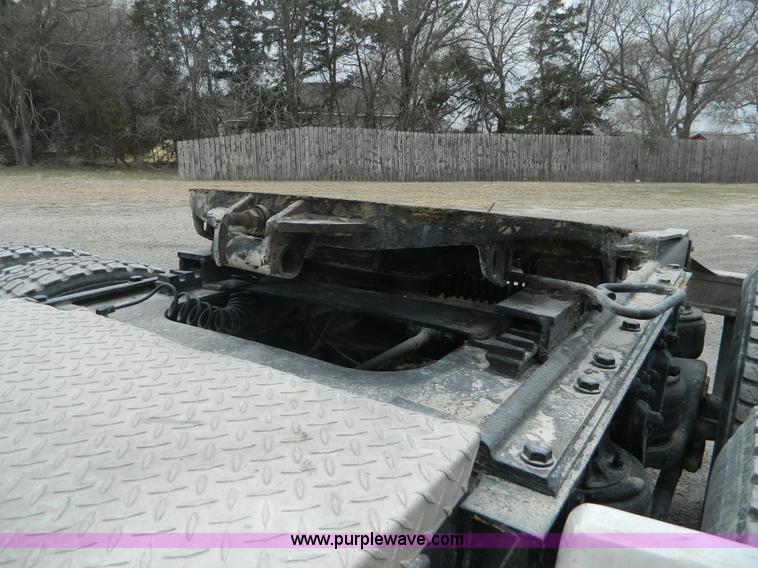 image for item K8014 2000 Kenworth W900L semi truck