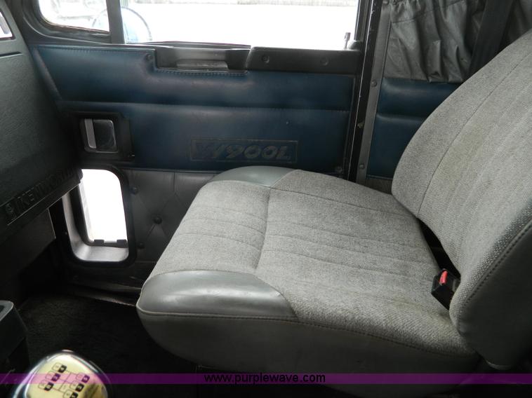 image for item K8014 2000 Kenworth W900L semi truck