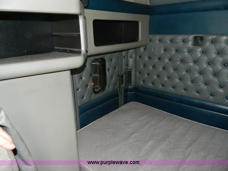 image for item K8014 2000 Kenworth W900L semi truck