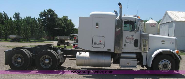 image for item K8701 1999 Peterbilt 379