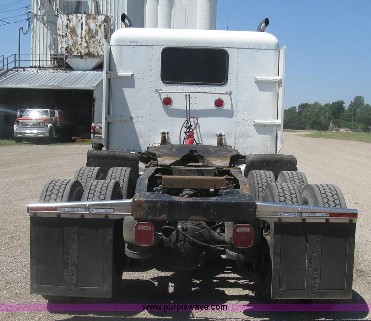 image for item K8701 1999 Peterbilt 379
