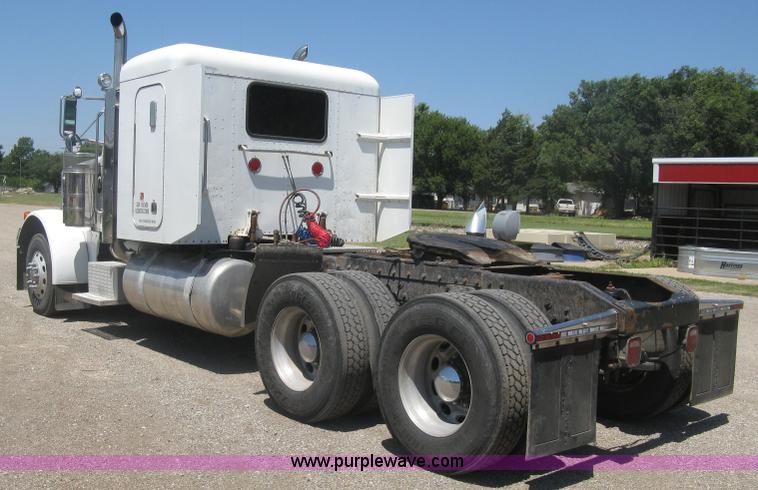 image for item K8701 1999 Peterbilt 379