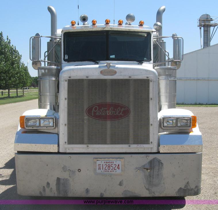 image for item K8701 1999 Peterbilt 379