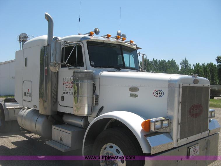 image for item K8701 1999 Peterbilt 379