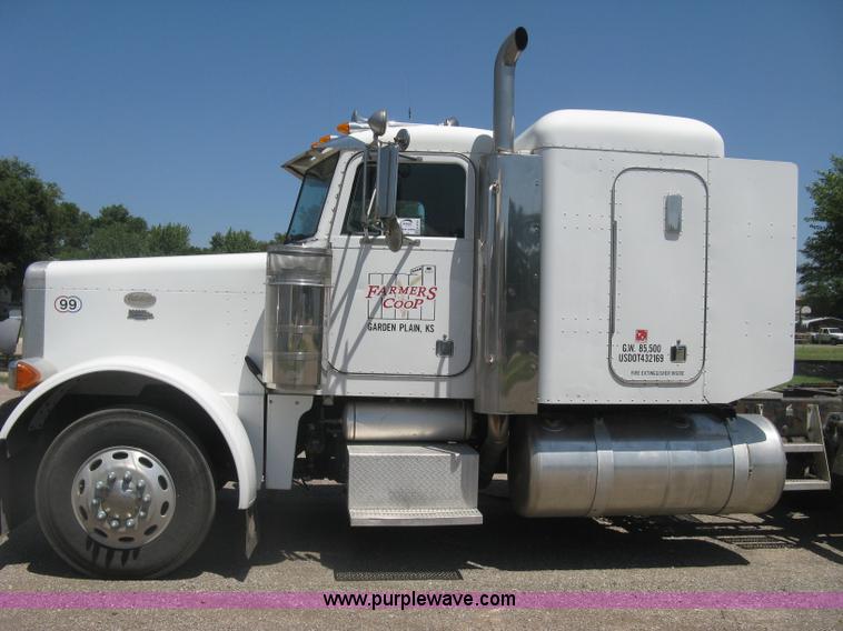 image for item K8701 1999 Peterbilt 379